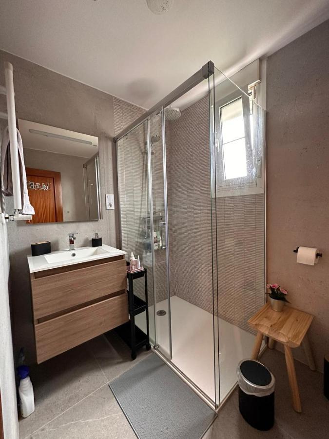 Habitaciones En Chalet Con Jardin โบโอ เด เปียลากอส ภายนอก รูปภาพ