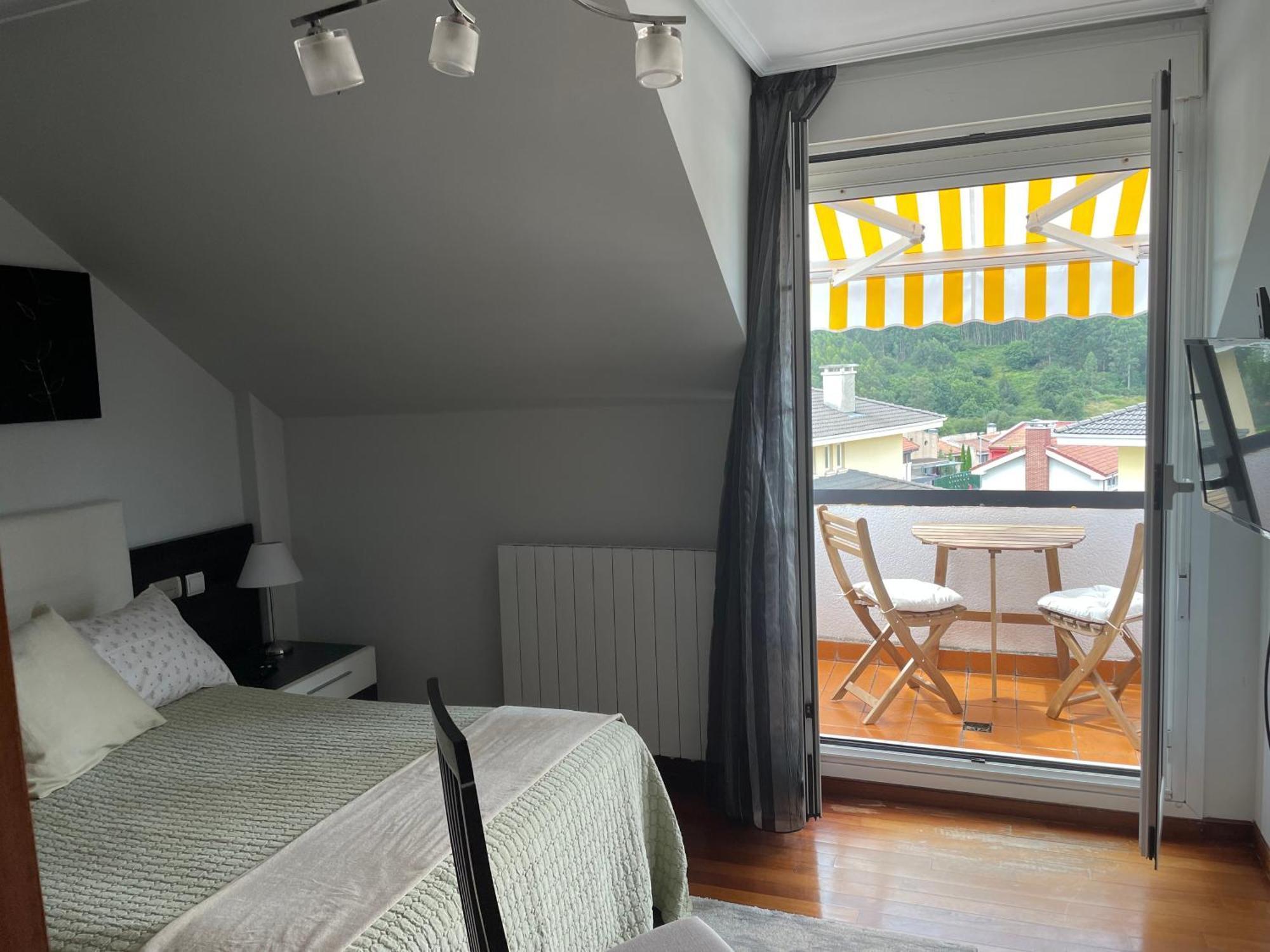 Habitaciones En Chalet Con Jardin โบโอ เด เปียลากอส ภายนอก รูปภาพ