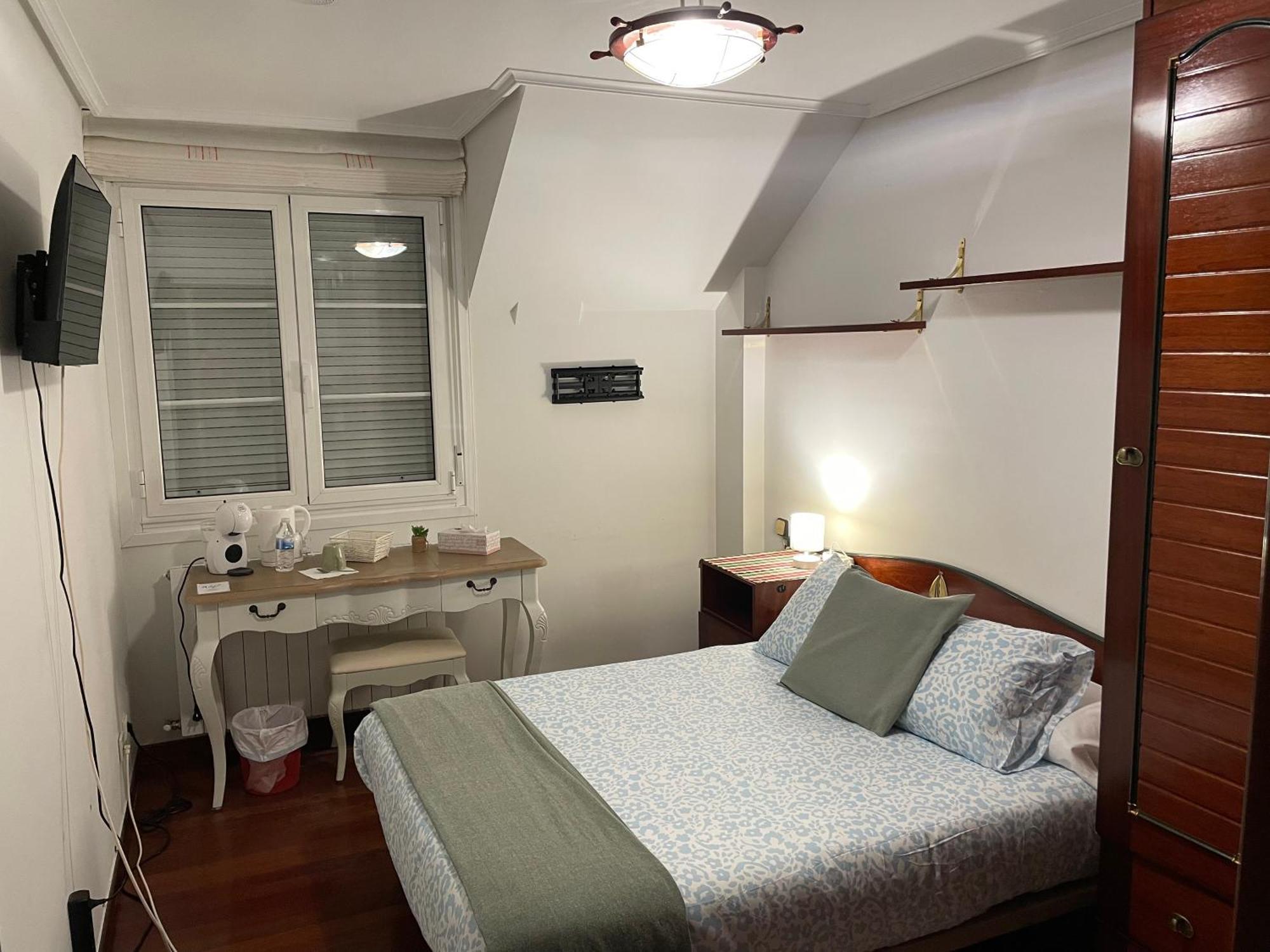 Habitaciones En Chalet Con Jardin โบโอ เด เปียลากอส ภายนอก รูปภาพ
